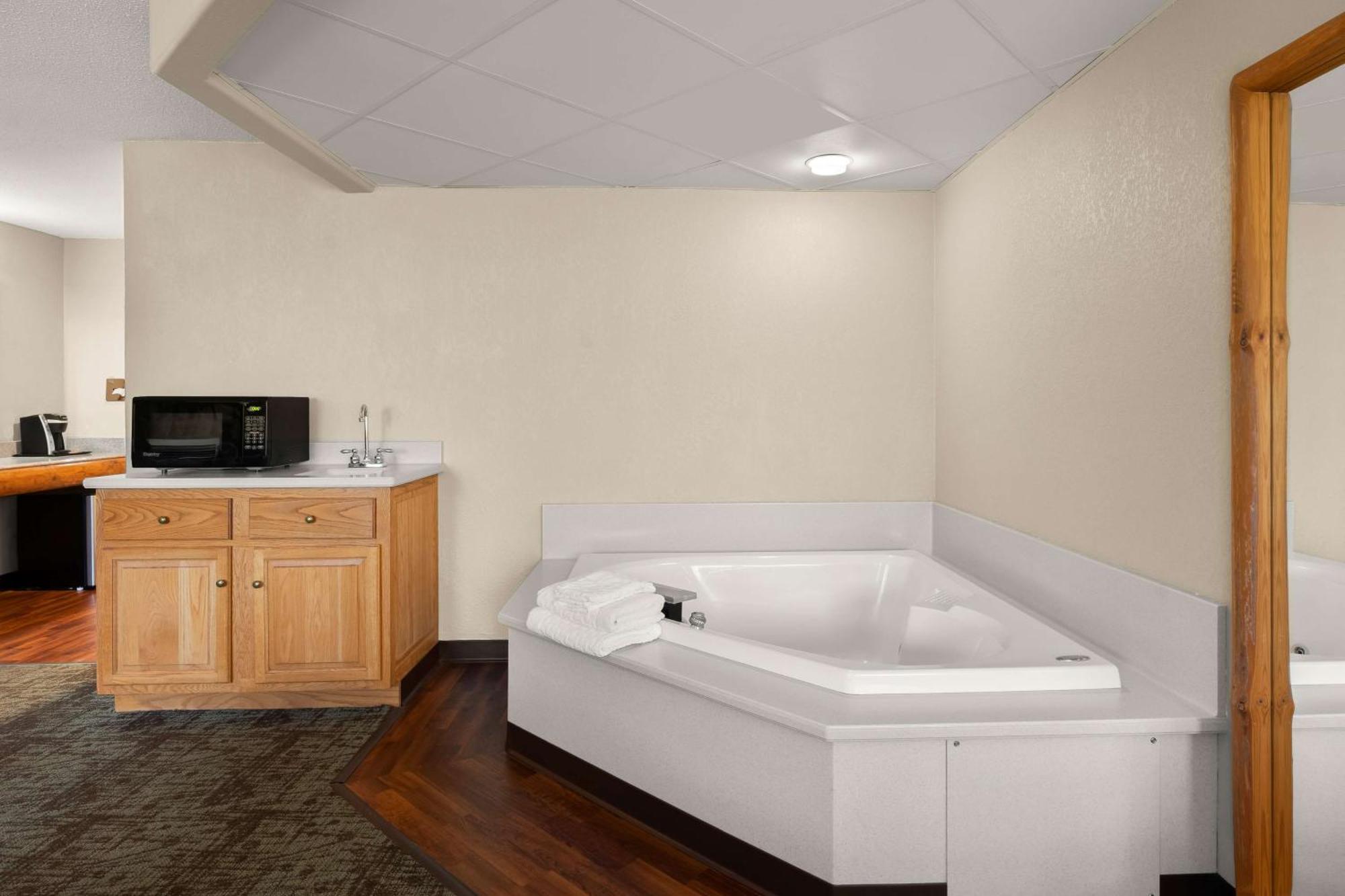 Best Western Northwoods Lodge Siren Екстериор снимка